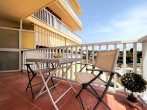 Bright apartment in Comunidad Valenciana with veranda